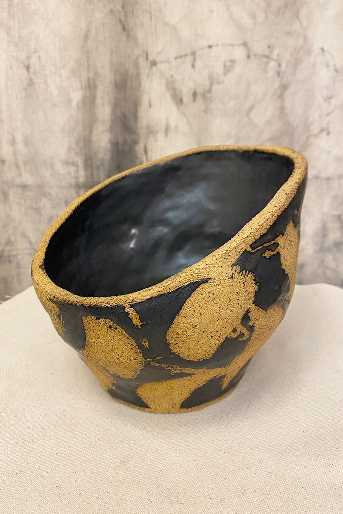 ANGLED BOWL